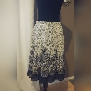 Anne Klein Black and White Pleated Midi Skirt